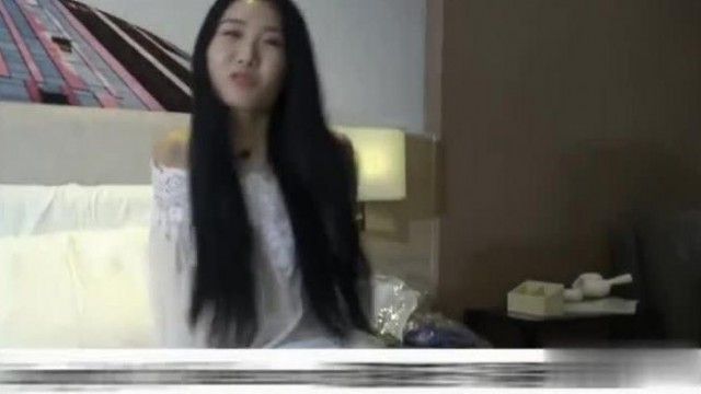 玩心很重漂亮国模蒂蒂精彩视频  不论生活还是裸拍都精彩