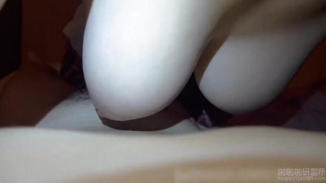 [男友视角] 美乳妹妹帮我吹~吸吸吐吸吸吐~但那美乳太美我不敢看~ (2)