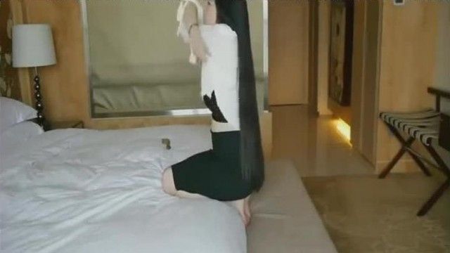 블러디 추천: 부유한 2세 푸가가 호텔 방에 체크인하여 워터마크 없이 루자쭈이 HD처럼 보이는 샴푸 광고 모델과 놀아요 1