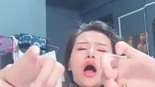 极品淫骚少妇SM捆绑肛塞插菊皮鞭抽B拔罐吸逼各种道具疯狂大秀紫薇02