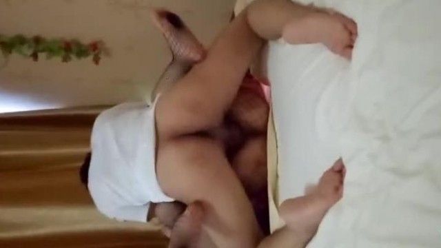 最近、私の友人がモモで離婚した美しい女性を見つけて、彼女と遊ぶためにお金を使うように頼んできました。