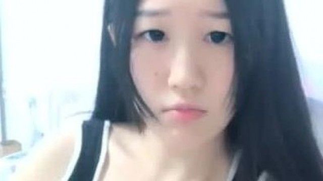 Little Cute Platform (以前は Kawaii) の美しい女性アンカーのレモン ジャスミンは、素晴らしい容姿を持っており、とても魅力的です。