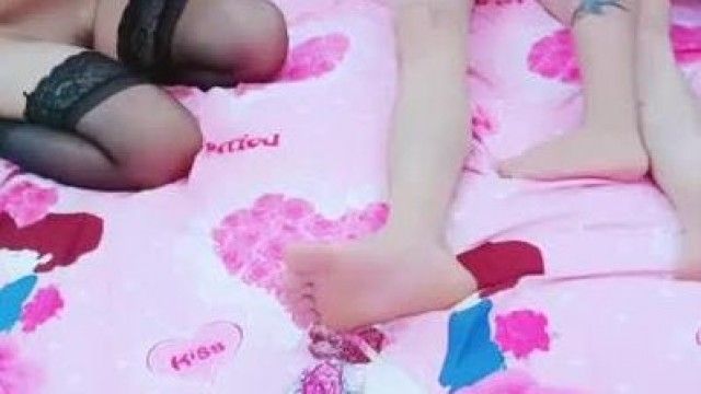 小可爱平台(原卡哇伊)梅子1112一王二后激情啪啪大秀 口交啪啪自慰 十分淫荡
