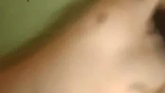 [本土有聲!]拔出來囉?小學妹叫著不要拉!~渴求的伸手抓回放入