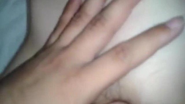 女朋友睡着后 偷偷抽插她