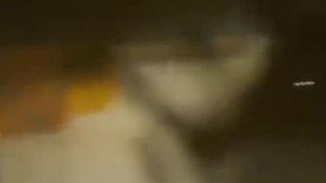 窗外近距離偷窺隔壁租屋在超市上班的小妹洗澡這身材沒說的這天然美乳像整出來的