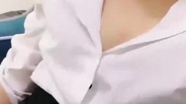 网红刘婷精彩剧情演绎学生看到老师今天穿着高跟丝袜很性感