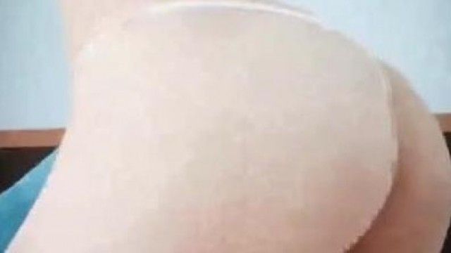巨乳ネットセレブ「Wild Lily」の超オススメ新作VIP作品 - あなたとチェックインする疑似彼女、一流の巨乳、卑猥な言葉と喘ぎ声、エロティックな白ストッキング