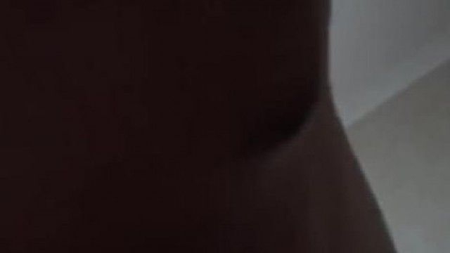 人妻の不倫動画が流出!? トランプをすると言っていたのに、なぜベッドの上でセックスしてしまったのか!?