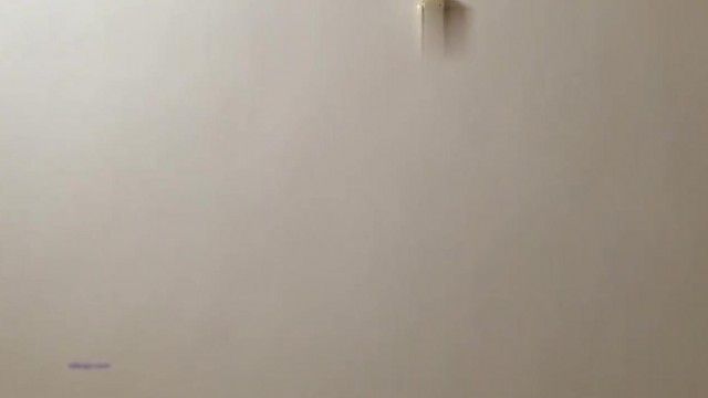 女友水嫩漂亮的美女闺蜜勾搭了一个多月发了不少红包终于假期约到酒店啪啪