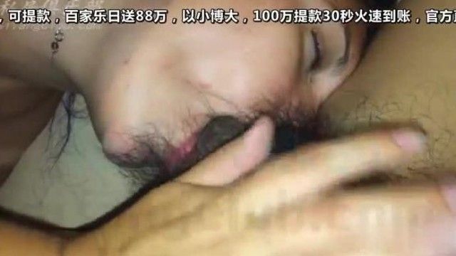 世界苹X总公司售后部经理背人夫偷情! 人手一机还不满足