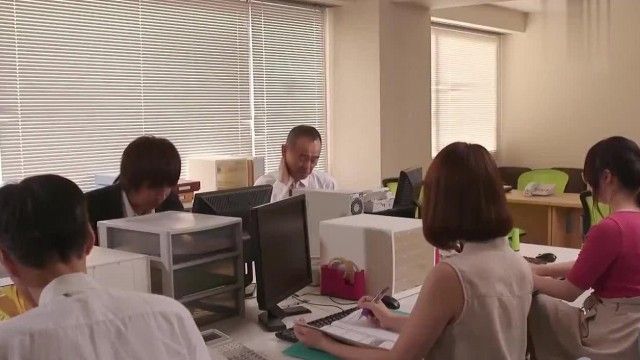 두 사람이 단둘이 있는 야근의 밤 ~어둠 속에서 사적이고 탐욕스럽고 부도덕한 섹스를 하라~ 사가라 유리코