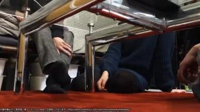 [FC2真实素人精选!] 白虎人妻啪啪啪~趁着老公不在家约了老同学回家玩~~ (FC2 PPV 1203873)