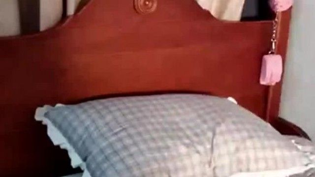 【韓国】タトゥーを入れた可愛い女の子がお兄さんたちに見てもらうためにライブシャワーを浴びる～