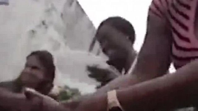 [非洲] 惊世大屌让巨乳妹都忍不住啦!!大家一起吃都没问题!!