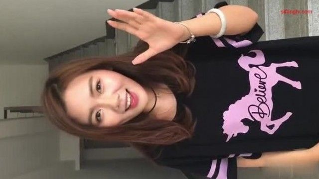 낮은 목소리로 중얼거리는 몰래 촬영한 여자 연기 전공의 짧은 섹스 영상이 유출됐다!!