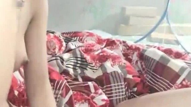 [越南] 18岁的的越南小姑娘~穷小子与他的CCR之恋~早上起床鸡巴啪一啪~