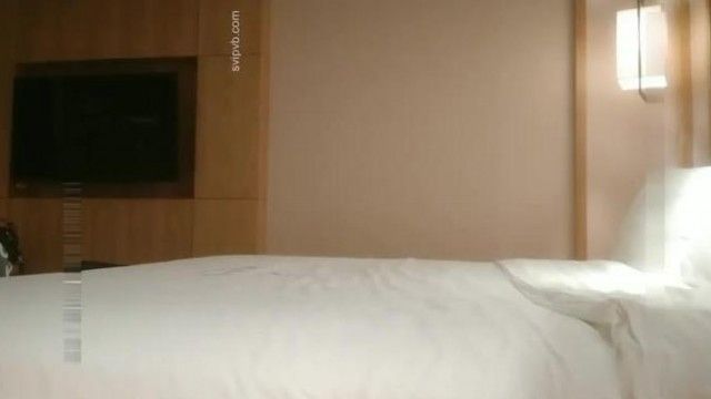 午夜探花 1800元约操36E丰满长髮美女~状况太好了~妹子被干到胡言乱语精神恍惚!!