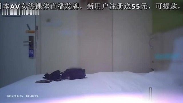 美容院大奶老板娘好久没操了为了方便干她只穿了裙子连内裤都没穿