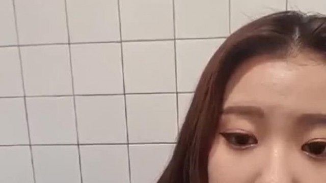 [韓國] 成人視訊直播大秀~奶頭還穿環想勾引誰!!