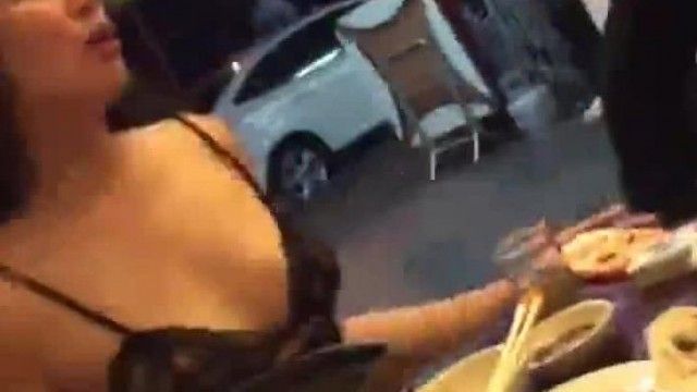 The latest scandal: a sexy girl in gauze eats a duck, gets drunk and plays with her, showing her breasts, holding her left breast, and mumbling something. This is just a body.