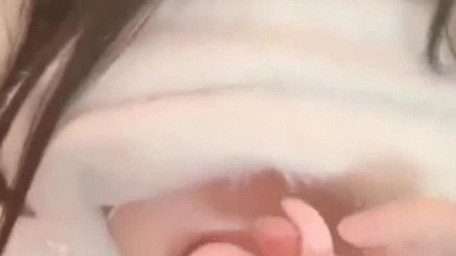 Cute Girl Erotic Little Silver Fox-Cute Style Temptation at Home