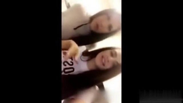 ファン数300万人超の超セクシーモデルがプライベート3Pセックス行為を流出