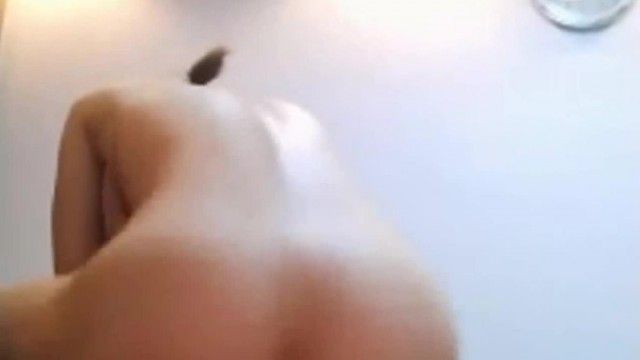 呻吟嗲得让人受不了的美女自慰爽到高潮小穴还是要个男人搞开放炮友来报名上车人数激增