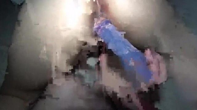 かな?-?夜这いで寝取られた若妻-自宅のキッチンで背徳强制フェラ