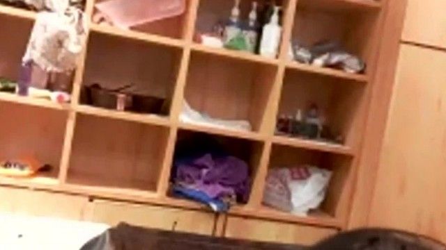 骚气妹子理发店勾引小哥啪啪 伸进衣服摸奶子口交尿尿抬腿抽插呻吟娇喘 很是诱惑喜欢不要错过