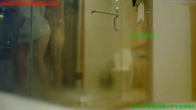 韩国淫荡骚女宾馆被诱奸白嫩美腿被劈开激烈抽插