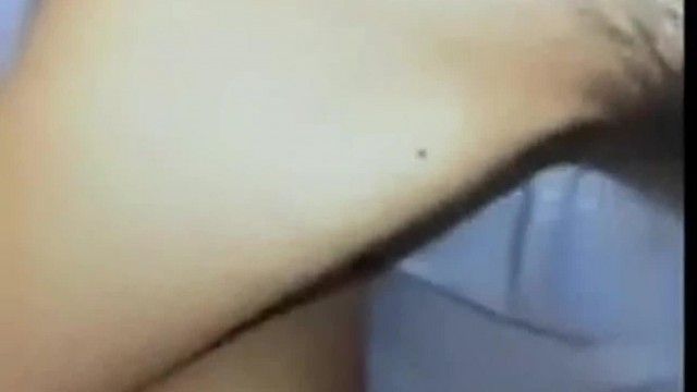 现场真实玩操宿醉妹妹的女同学刚差进入就迷迷糊糊操醒了