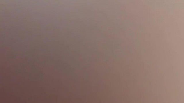 2人の18歳の真っ白なタイガーの美女が、惨めな痩せた男と太った男に犯されました。痩せた女の子はとてもきれいで目を引くホワイトタイガーです。