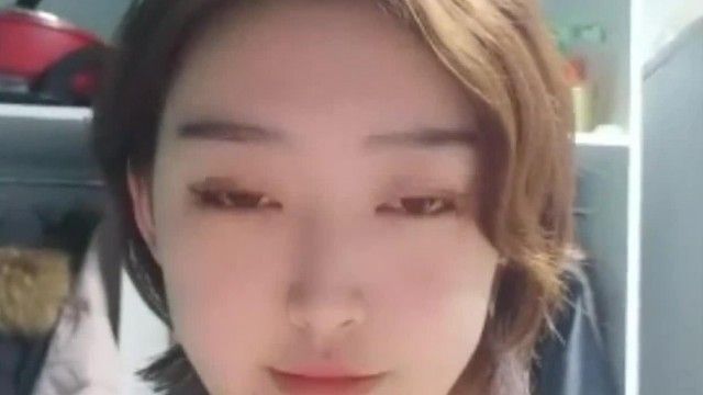 高顏值長相甜美短髮妹子露奶露逼誘惑 露出大奶掰開逼逼非常粉嫩誘人
