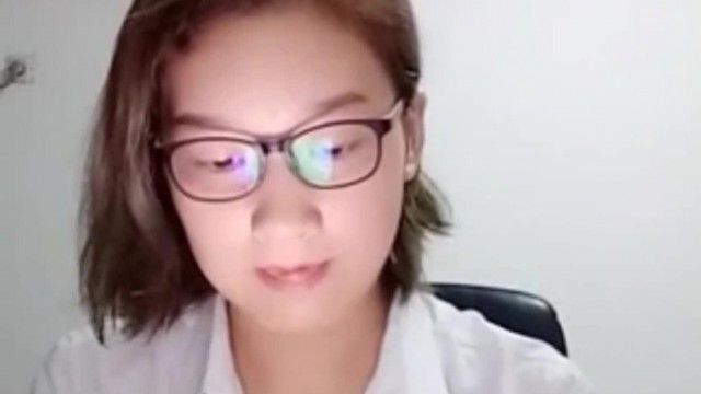 10 個のメガネ、9 つのクールなビジネス服装、エレガントなメガネ、女性ホワイトカラー、パートタイムの女性アンカー、タトゥーのある若い危険なギャングとオンラインでデート