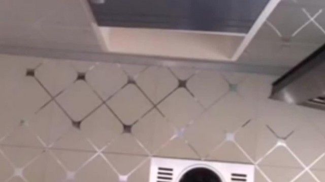고액 에이스 여성 앵커 버니가 대형 쇼에 등장, 섹시 란제리 유혹