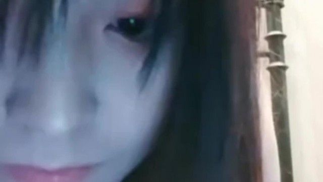 奶子無法一手掌握的萌妹騎著男友的肉棒發騷給廣大網友看～