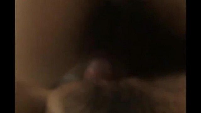 ペニスが震えて硬くなるまでシャワーを浴びたので、彼女に火を消すのを手伝ってもらいました〜