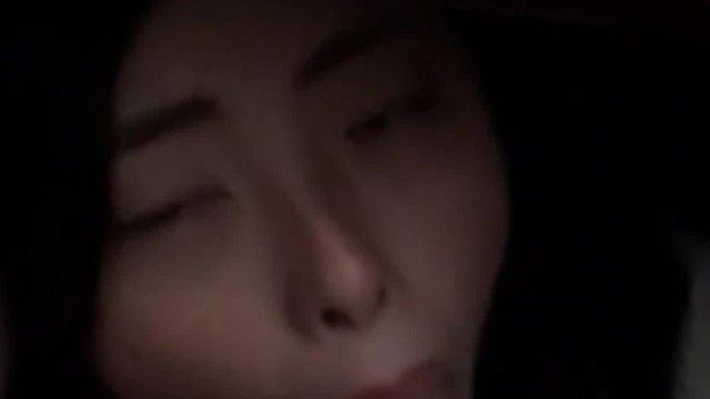 아름다운 아내의 식욕이 너무 커서 만족하지 못합니다. 섹스뿐만 아니라 쓰리섬도 있습니다 ~