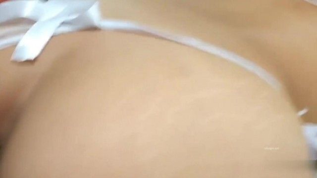 极品美臀女友挑逗扭动～要求男友要无套爆操她