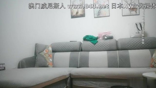 约大奶丝袜长腿人妻开房间，人妻被操得不情不愿但为了钱只好忍受点