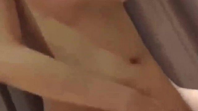 The new college girl was fucked to the point of tears by the unspoken rules of the HR manager, and her pair of big breasts were so dazzling~