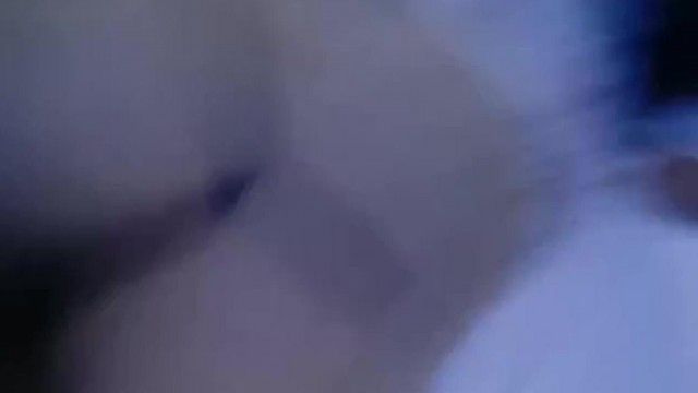 有观淫癖的老公居然约了一位单身男子来操自己老婆，可真够大方的~