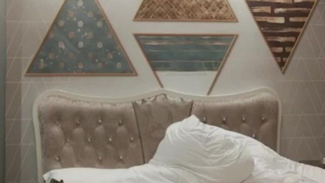 I had sex with a voluptuous girl in a hotel. I fucked her hard without a condom and made her gasp. Finally, I ejaculated all the essence into her~