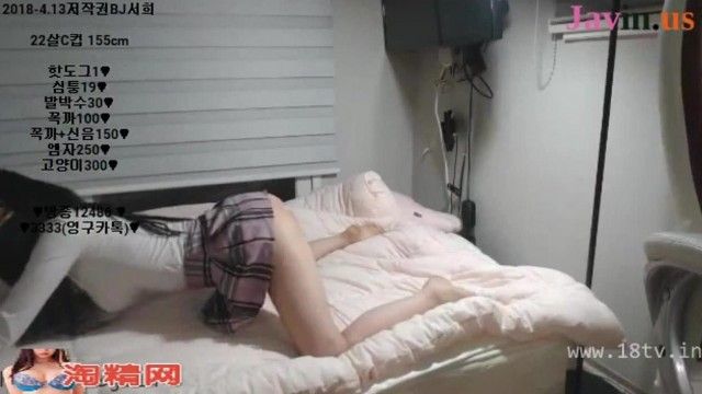 韓國演藝圈前偶像女團下海露奶拼人氣