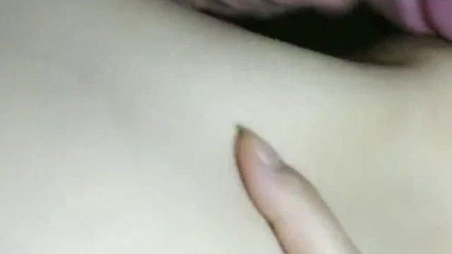 美艷禦姐性癮太強，只好再找一鮮肉棒來伺候她~