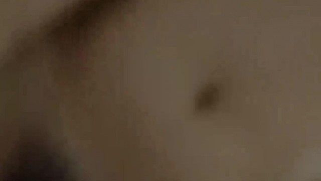 大奶妹子胸前的车头灯可真好看，尤其是被操得豪乳乱晃的时候~