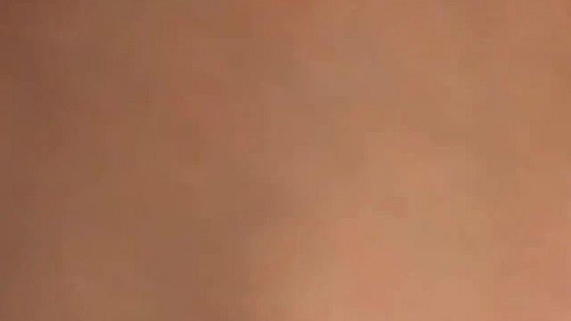 最新抖音火爆网红超靓小可爱最新性爱私拍流出，水手服配丝袜可真骚~