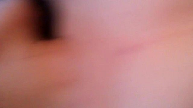 人夫週末放假不愿回家，还带女同事回宿舍里啪啪~