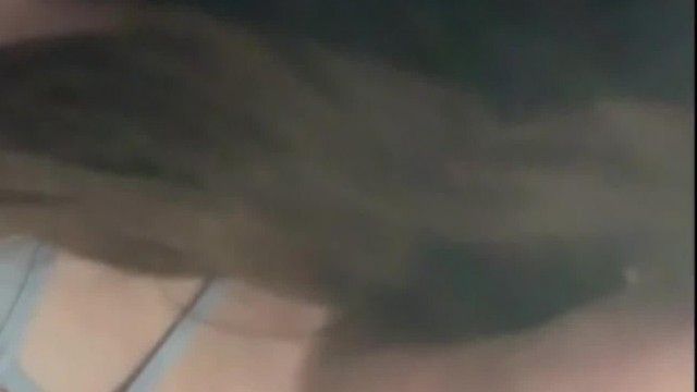 长腿直播主直播旅馆与男友啪啪，途中就忍不住先在车上抽插给粉丝福利~